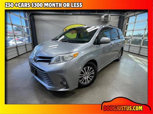 2018 Toyota Sienna XLE