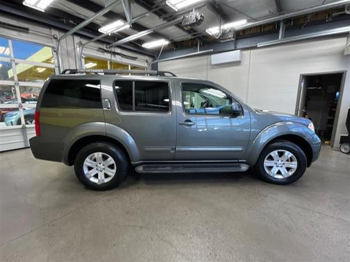 2007 Nissan Pathfinder LE