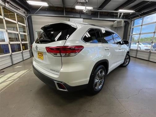 Blizzard Pearl 2017 Toyota Highlander Limited
