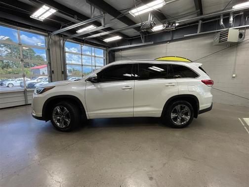 Blizzard Pearl 2017 Toyota Highlander Limited