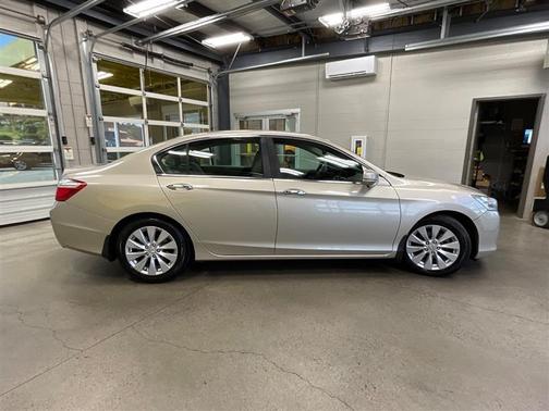 Tan 2013 Honda Accord EX-L