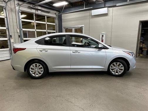 2019 Hyundai Accent SE