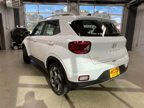 2021 Hyundai VENUE SEL
