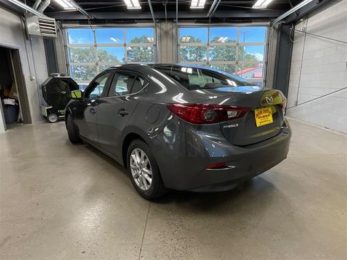 Meteor Gray Mica 2016 Mazda Mazda3 i Sport