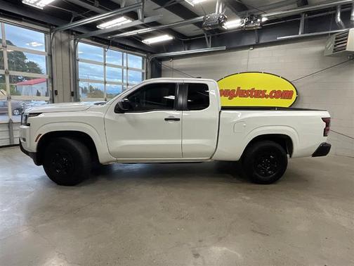 2022 Nissan Frontier S