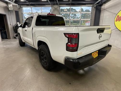 2022 Nissan Frontier S