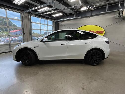White 2022 Tesla Model Y Performance