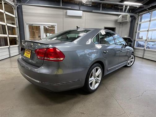 2014 Volkswagen Passat 2.0L TDI DSG SEL Premium