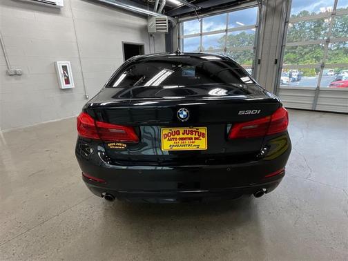 Black 2019 BMW 530 530i