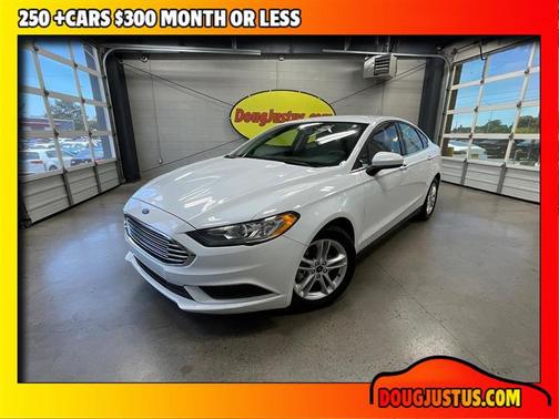 White 2018 Ford Fusion SE