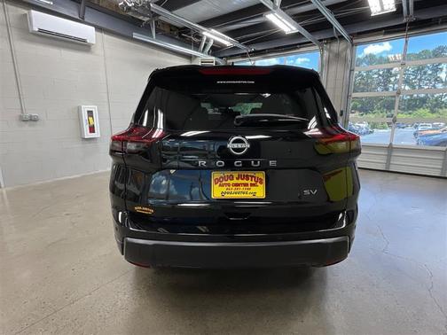 Super Black 2024 Nissan Rogue SV