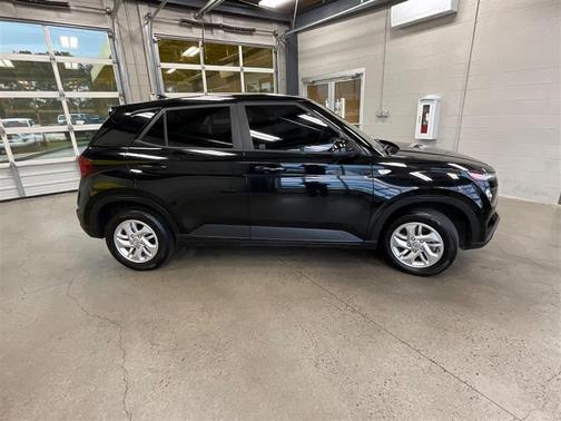 2021 Hyundai VENUE SE