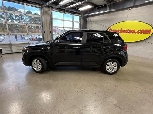 2021 Hyundai VENUE SE
