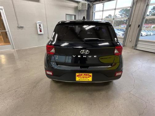 2021 Hyundai VENUE SE