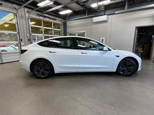 2023 Tesla Model 3 Standard Range
