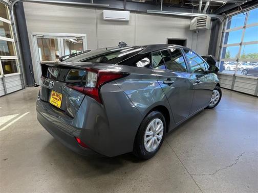 Magnetic Gray Metallic 2022 Toyota Prius LE