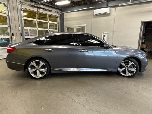 2019 Honda Accord Touring 2.0T