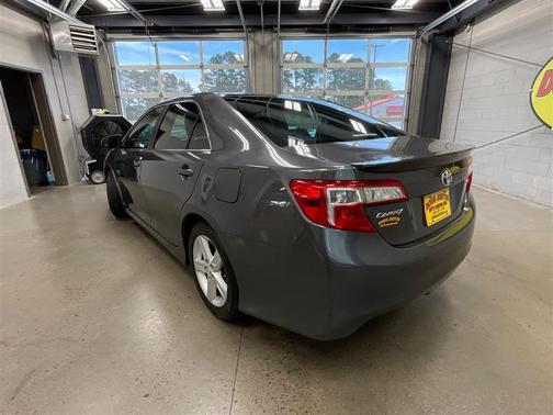 Gray 2014 Toyota Camry SE