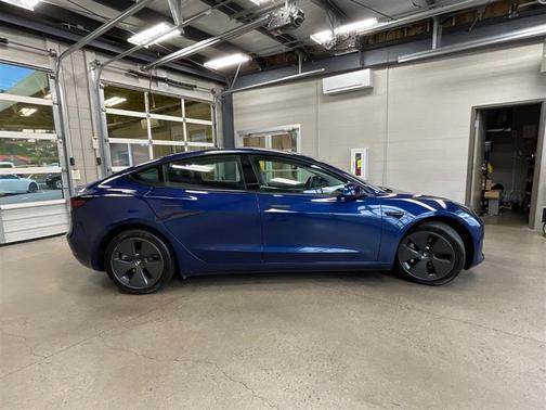 Deep Blue Metallic 2023 Tesla Model 3 Standard Range