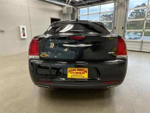 2019 Chrysler 300 Touring