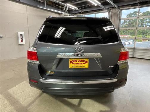 2013 Toyota Highlander SE