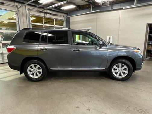 2013 Toyota Highlander SE
