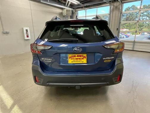 2021 Subaru Outback Base