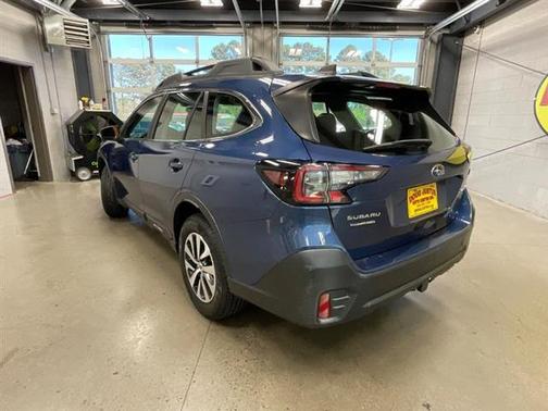 2021 Subaru Outback Base