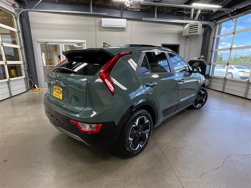 Cityscape Green 2023 Kia Niro EV Wind