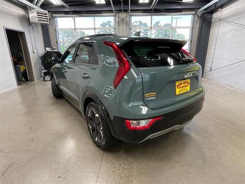 Cityscape Green 2023 Kia Niro EV Wind