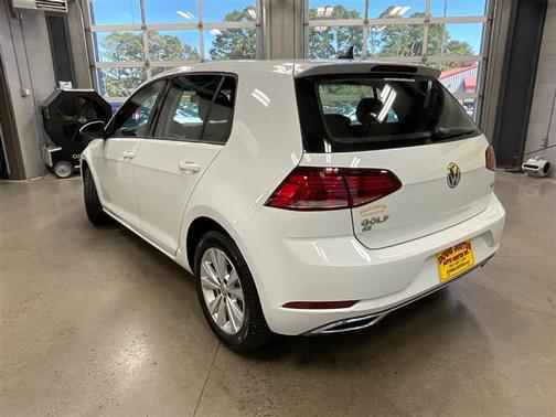 2018 Volkswagen Golf TSI SE