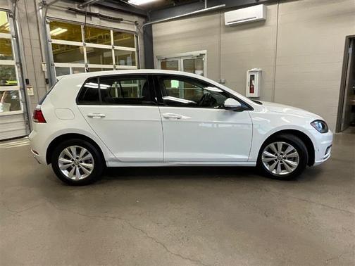 2018 Volkswagen Golf TSI SE
