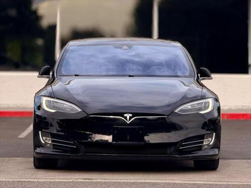2016 Tesla Model S 90D