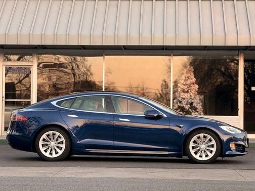 2016 Tesla Model S 75D