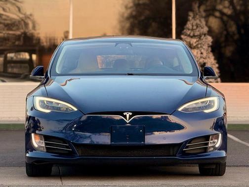 2016 Tesla Model S 75D
