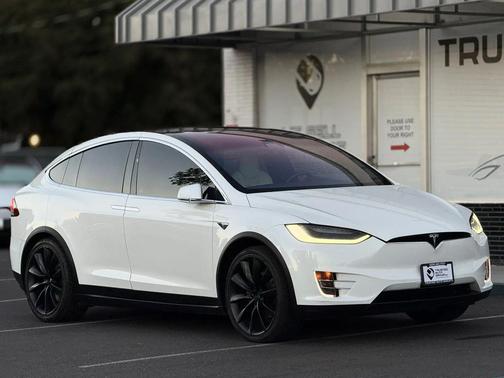 Pearl White Multi-Coat 2017 Tesla Model X 100D