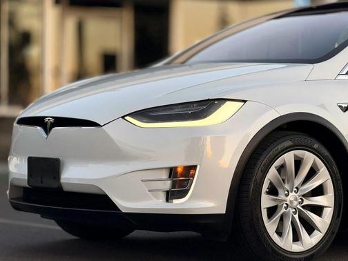 2020 Tesla Model X Long Range Plus Dual Motor All-Wheel Drive