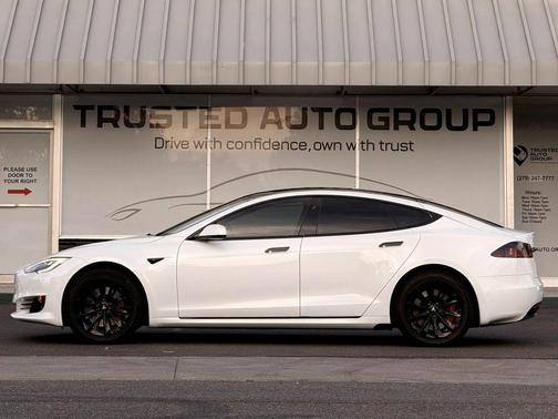 Pearl White Multi-Coat 2018 Tesla Model S 75D