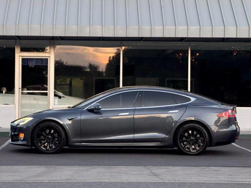 2018 Tesla Model S 75D