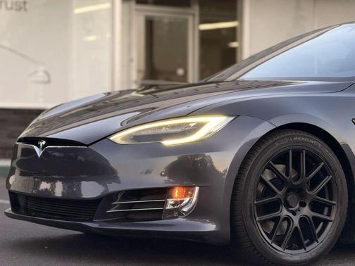 Grey 2019 Tesla Model S Long Range