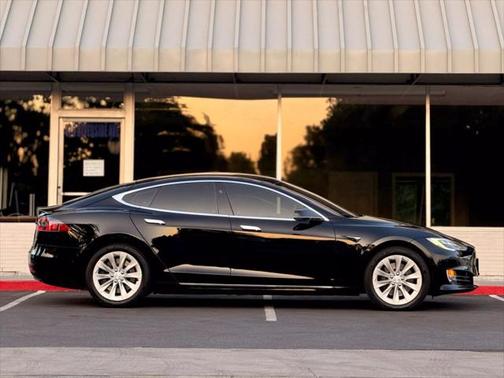 2018 Tesla Model S 75D