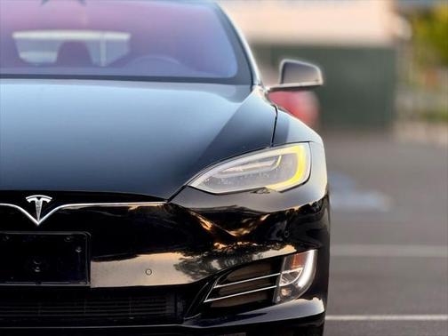 2018 Tesla Model S 75D