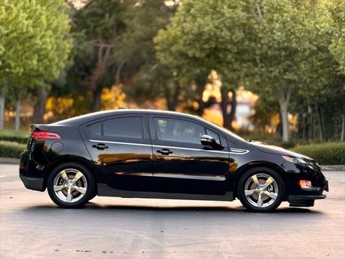 2012 Chevrolet Volt Base