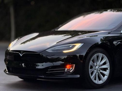 2016 Tesla Model S 75D