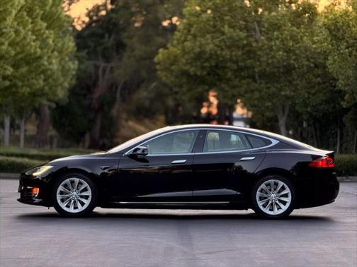 2016 Tesla Model S 75D
