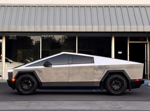 2024 Tesla Cybertruck Cyberbeast
