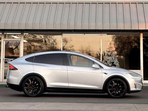 2018 Tesla Model X 75D