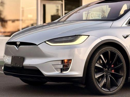 2018 Tesla Model X 75D