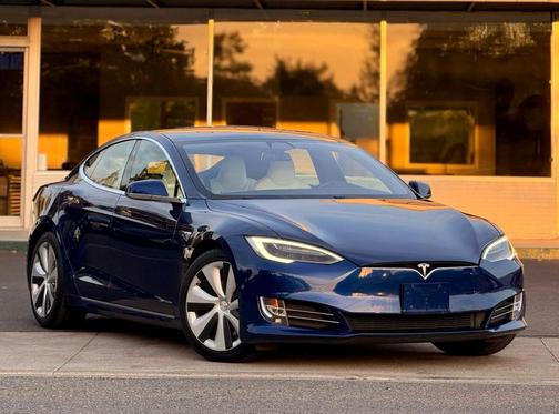 2020 Tesla Model S Long Range