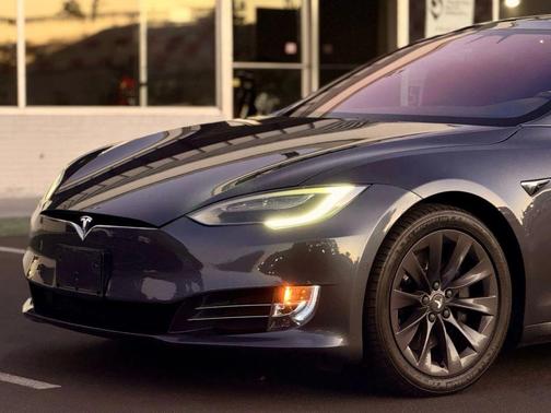 2018 Tesla Model S 75D